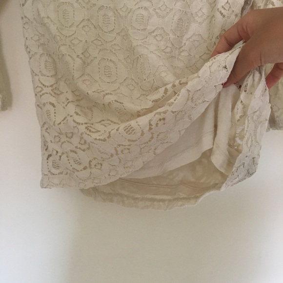 Lace Half-Sleeved Top - Picture 4 of 5